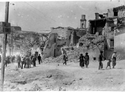 I danni del terremoto del 1930 a Melfi (Potenza, Basilicata). © Archivio privato di F. T. Gizzi