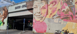 Il Muro della Musica Popolare, uno dei 20 murales del progetto OR.ME Ortica Memoria, realizzato dal collettivo Orticanoodles a Milano.