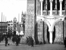 Foto storica del Palazzo ducale tratta dal carteggio di guerra (1915-1919) del Fondo Corrado Ricci | © Biblioteca Classense di Ravenna