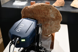 Indagini analitiche non-invasive con strumentazione portatile di un frammento rinvenuto nella Grotta Romanelli | © CNR ISPC