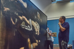 Fasi di preparazione delle analisi della “Flagellazione di Cristo” di Caravaggio presso il Museo e Real Bosco di Capodimonte di Napoli | © Danilo Pavone, CNR ISPC