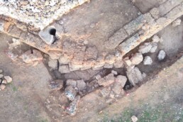 Ugento: tratto della cinta muraria messo in luce durante la campagna di scavo 2024, foto da drone | © CNR ISPC