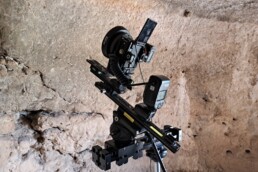 Setup fotografico per l’acquisizione digitale di ambienti rupestri con incisioni e pitture medievali | © LAMIS Project