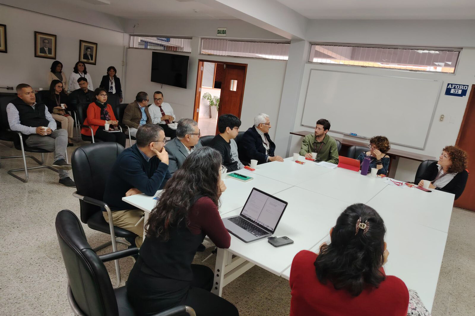Un momento del Seminario “La investigación en el área academica de historia de la arquitectura y conservación del patrimonio construido” , indirizzato ai docenti dell’aere accademica di storia dell’architettura e degli insediamenti umani dell’UPAO | © Arquiterra Perù Italia