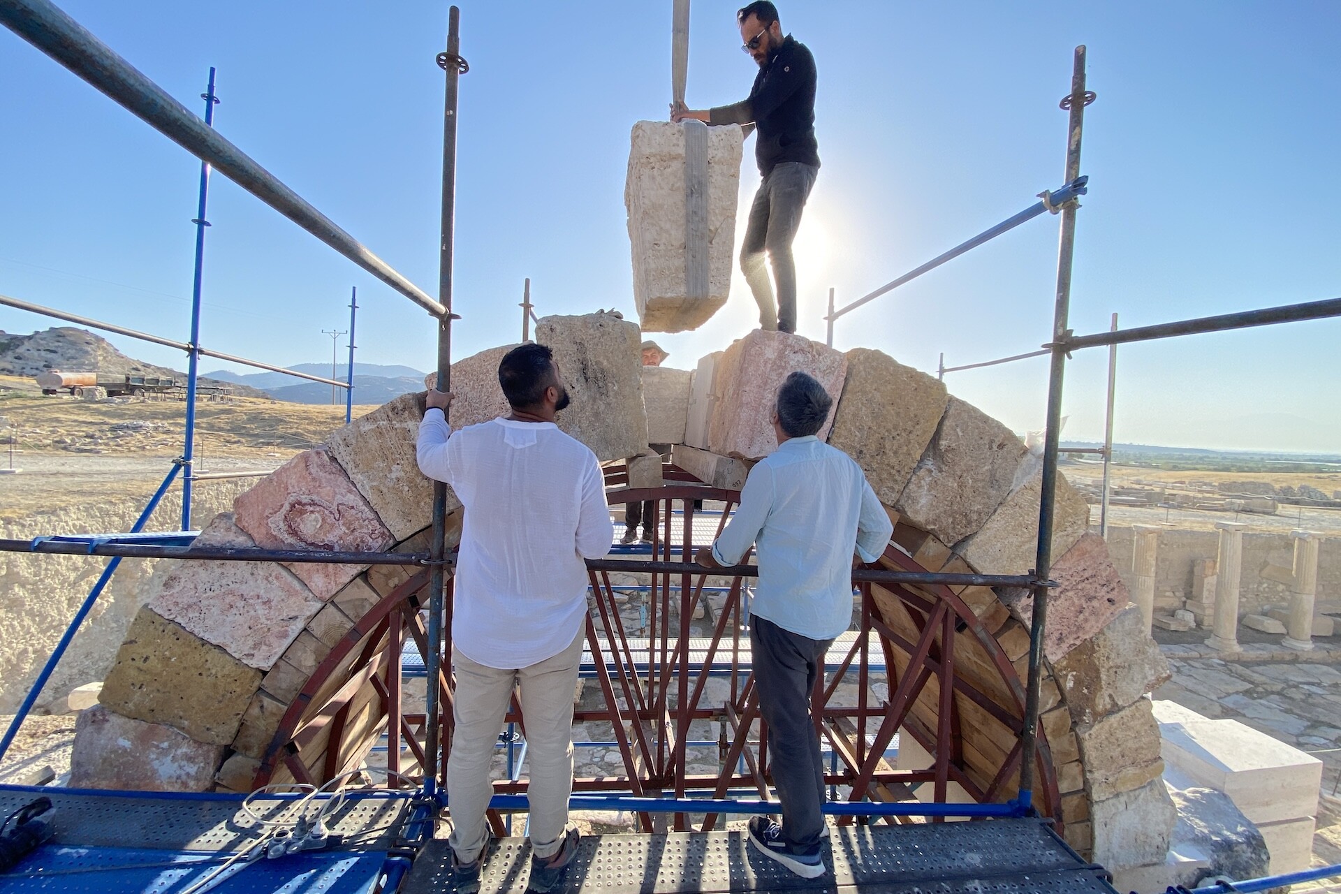 Seconda campagna di ricerca 2025 del progetto “Il Ninfeo Monumentale di Tripolis ad Maeandrum. Archeologia, architettura e restauro”, condotto dal CNR ISPC in collaborazione con la Pamukkale Üniversitesi (Denizli, Turchia) | © CNR ISPC