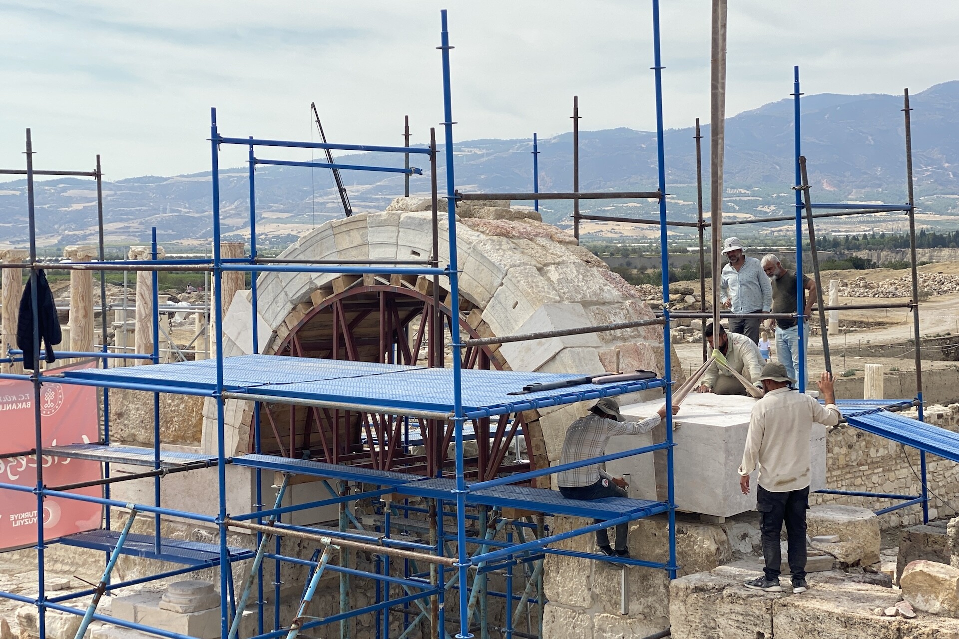 Seconda campagna di ricerca 2025 del progetto “Il Ninfeo Monumentale di Tripolis ad Maeandrum. Archeologia, architettura e restauro”, condotto dal CNR ISPC in collaborazione con la Pamukkale Üniversitesi (Denizli, Turchia) | © CNR ISPC