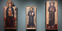 Le tre tavole di Margarito conservate al MNAMM di Arezzo: la Madonna di Montelungo e i due San Francesco provenienti dai conventi di Ganghereto e Sargiano | © CNR ISPC